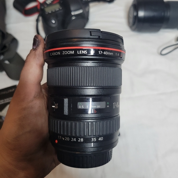 Canon eos 6d with multiple lenses and accessories - Picture 4 of 11